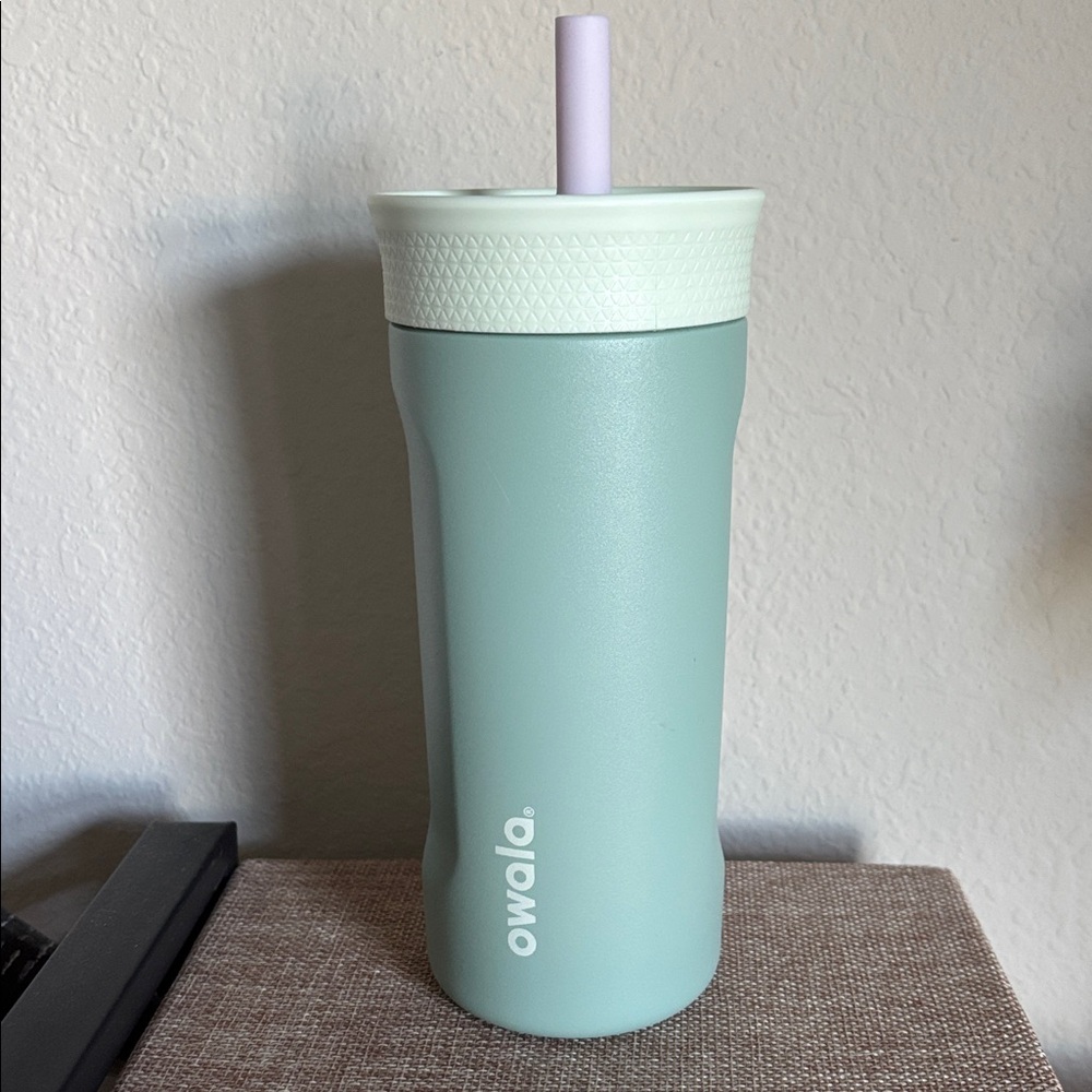 Owala Freesip 12oz and 16oz water Bottles - Picture 11 of 12